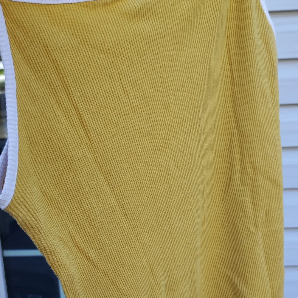 Yellow Tanktop - Picture 3 of 3